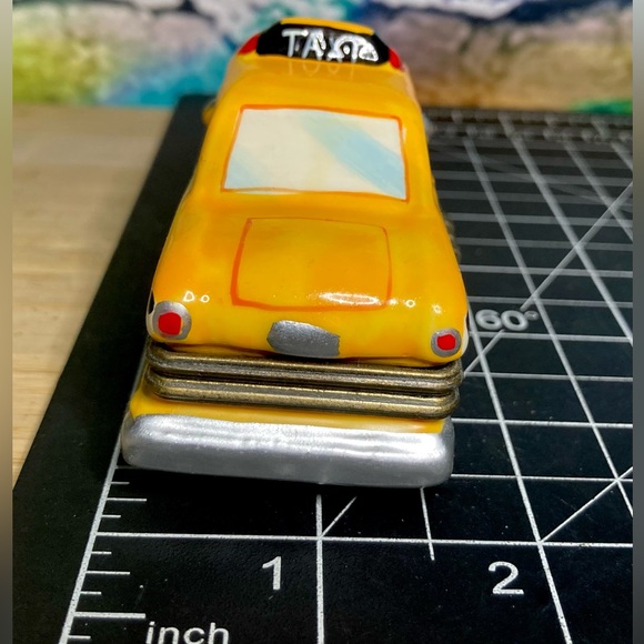 RARE Vintage Yellow Taxi Cab Limoges Style Hinged Trinket Box - Picture 13 of 15